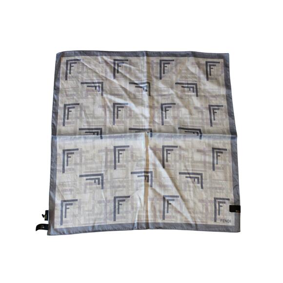 C0 NWT New FENDI Scarf 100% Cotton Purple Logo 19" x 19" Made in Japan - Picture 1 of 4